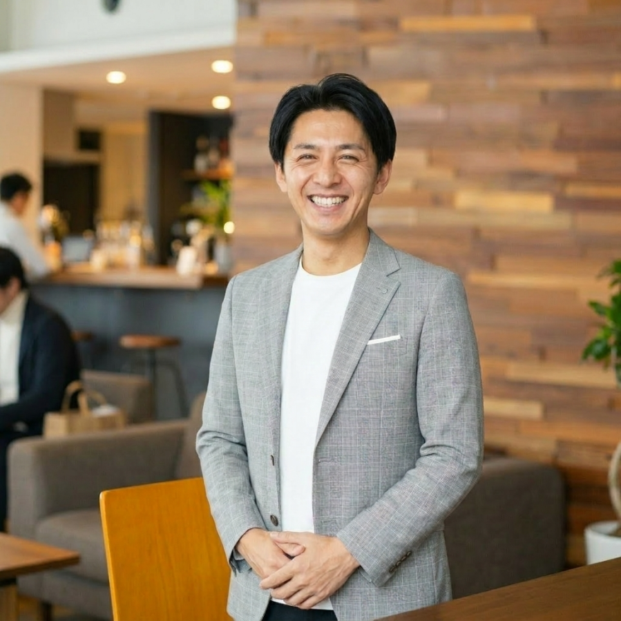 代表の雑賀秀二です。